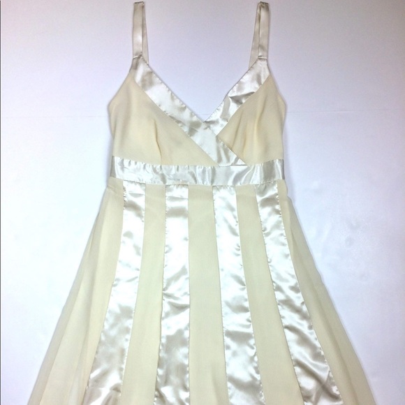 Elegant Cream Colored Dress - Picture 1 of 4